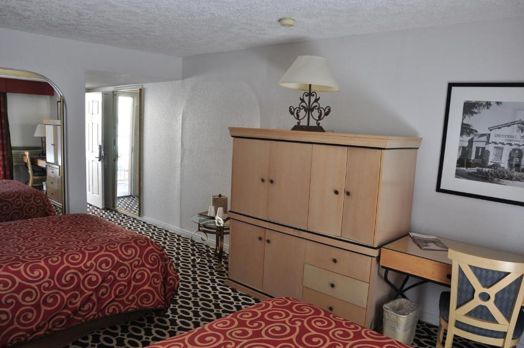 Delos Reyes Palm Springs Motel Room photo